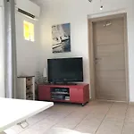 Appartement Moderne A Avec Jardin Et Terrasse Antibes