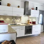 Appartement Moderne A Avec Jardin Et Terrasse Antibes