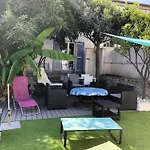 Appartement Moderne A Avec Jardin Et Terrasse
