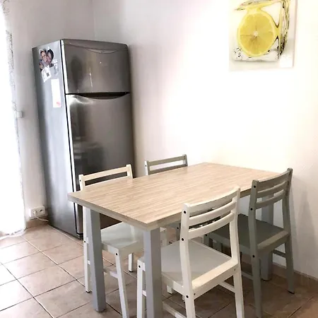 Moderne A Avec Jardin Et Terrasse アンティーブ