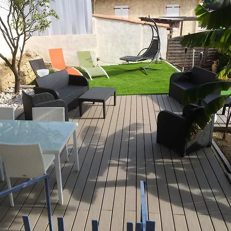 Daire Moderne A Avec Jardin Et Terrasse