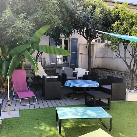 Appartement Moderne A Avec Jardin Et Terrasse