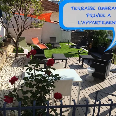 Moderne A Avec Jardin Et Terrasse *