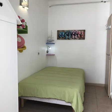 Moderne A Avec Jardin Et Terrasse Appartement Antibes